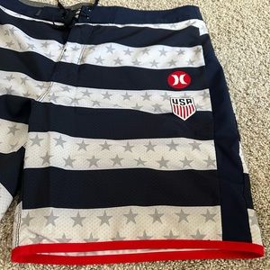 Hurley Men’s USA Swim Trunks Board Shorts Size 33 Large